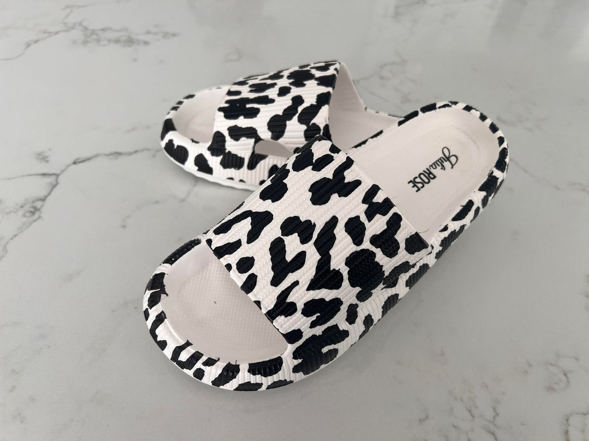 WHITE LEOPARD Comfy Slides